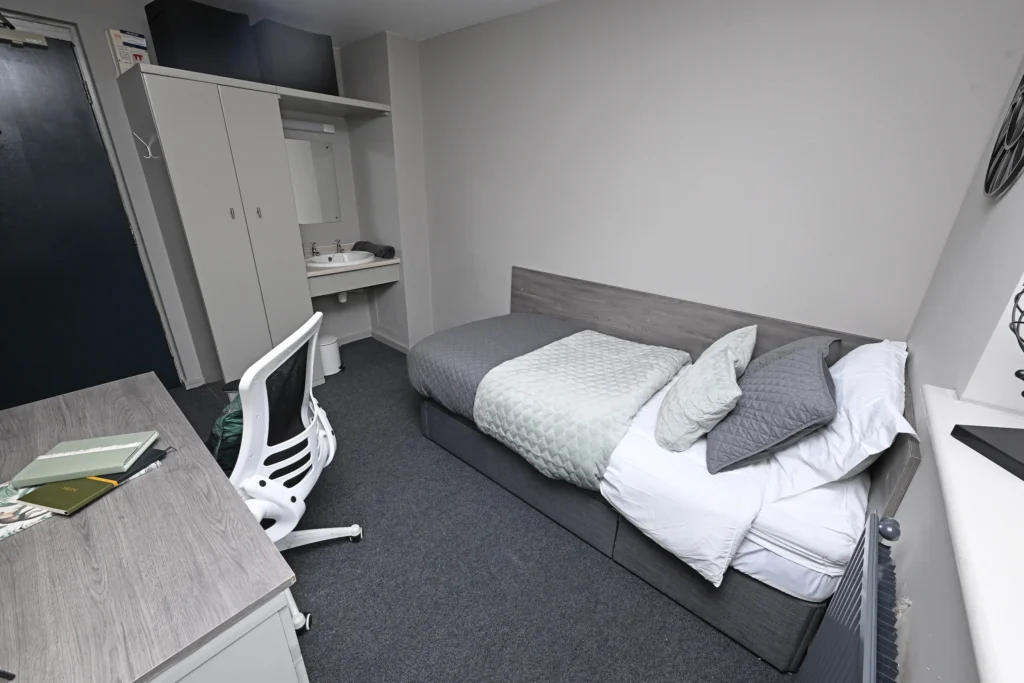 Orlando Village BronzePlus 3