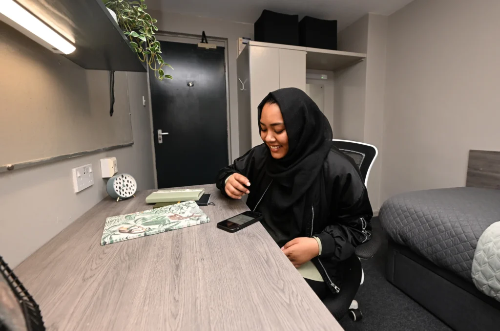 Orlando Village BronzePlus 8